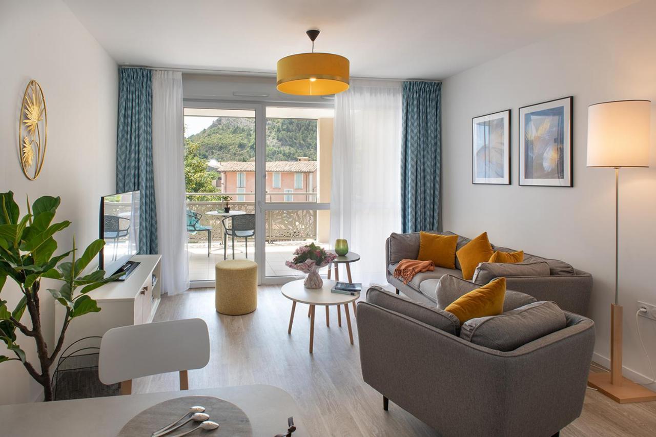 Residence Services Seniors Domitys Les Eaux Vives Digne-les-Bains Bagian luar foto