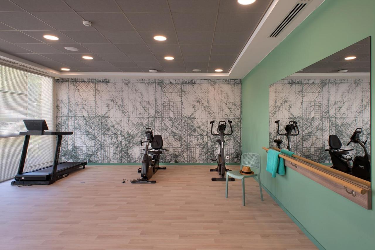Residence Services Seniors Domitys Les Eaux Vives Digne-les-Bains Bagian luar foto
