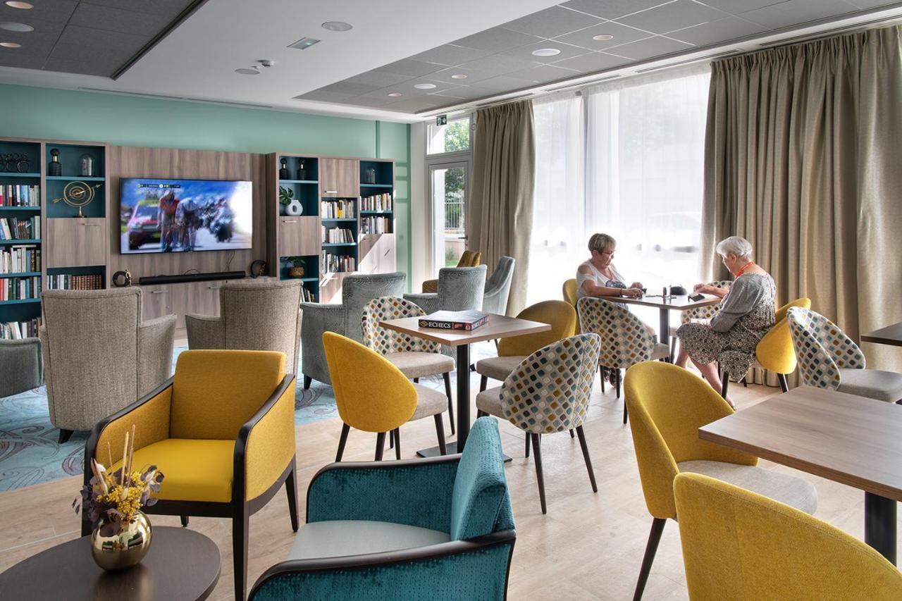 Residence Services Seniors Domitys Les Eaux Vives Digne-les-Bains Bagian luar foto
