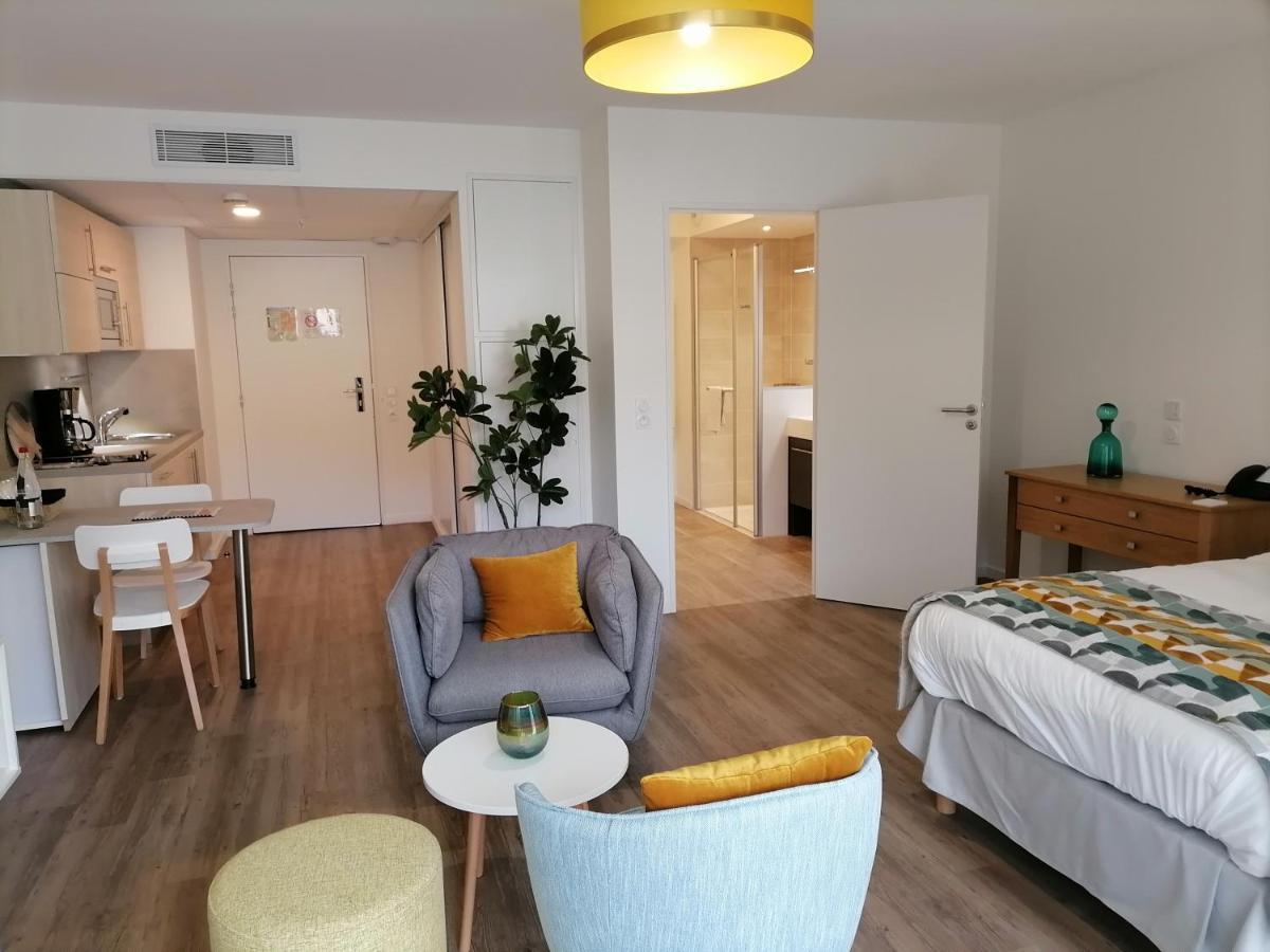 Residence Services Seniors Domitys Les Eaux Vives Digne-les-Bains Bagian luar foto